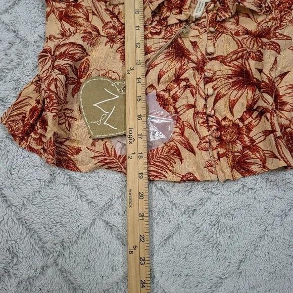 Z&L Top Women's M Beige Red Floral Sleeveless Button Up Ruffle Crop Boho NEW - Picture 5 of 7